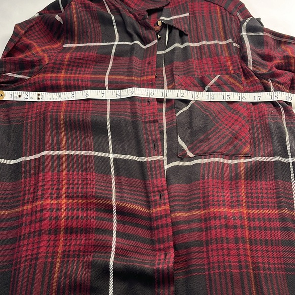 🎉 HOST PICK 🎉 Long Plaid Button Up from Dex - Picture 8 of 9